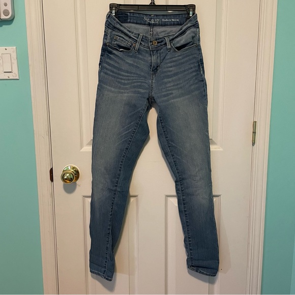 Levi Strauss Jeans - Picture 3 of 5